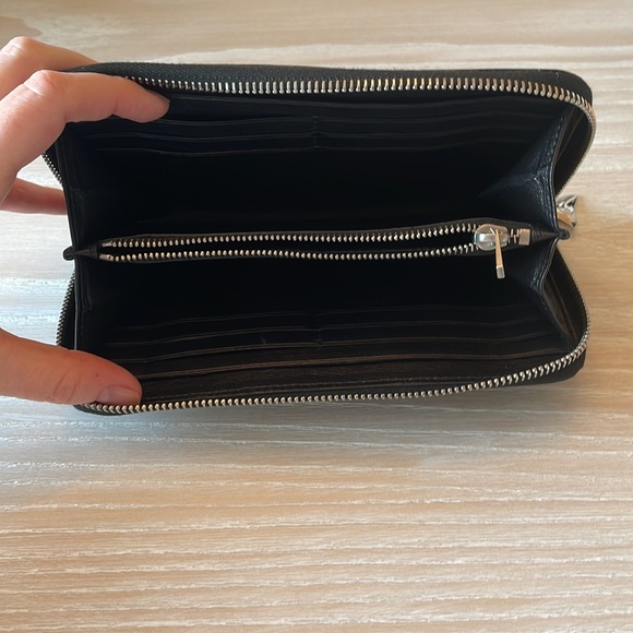 Givenchy NEW wallet black patent leather shark tooth zip continental wallet NWOT - Picture 6 of 17